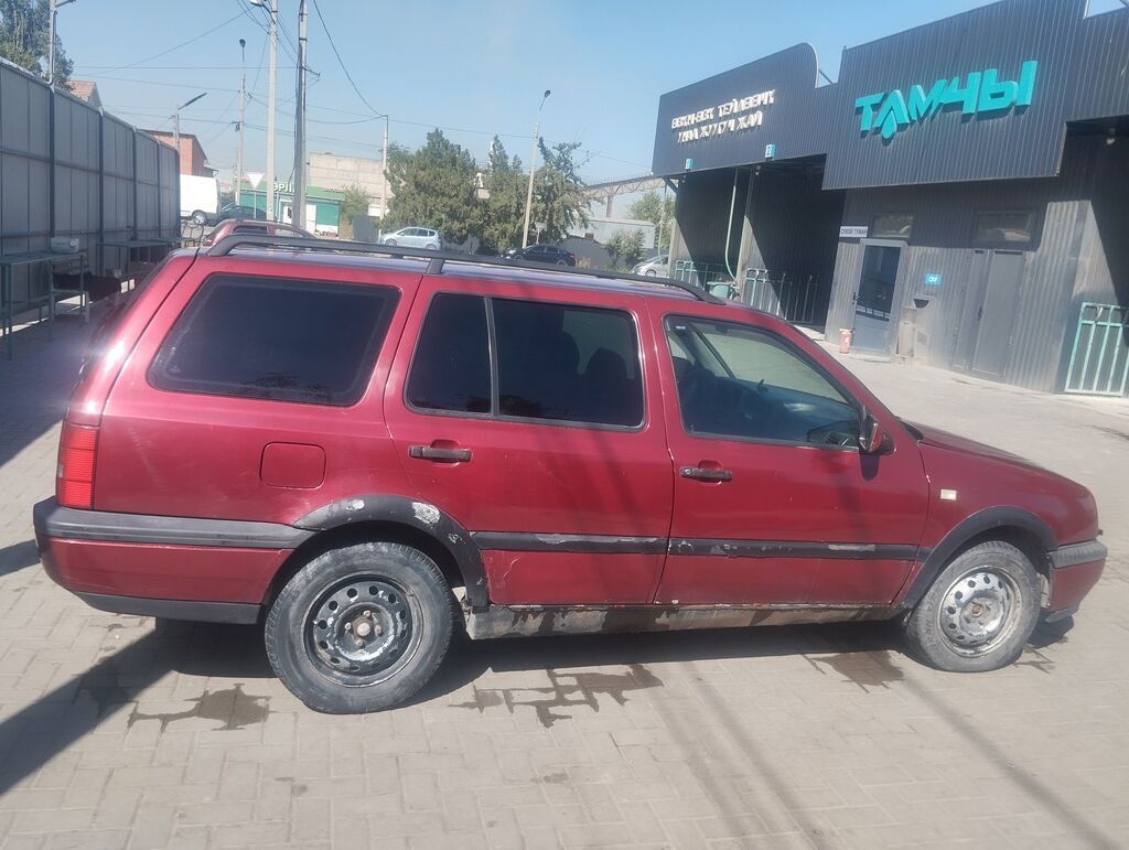 Volkswagen Golf: 1995 г., 1.8 л, Механика, Бензин, Универсал: фото 2