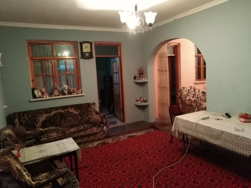 Bakıxanov qəs. 4 otaqlı, 136 kv. m, Kredit yoxdur, Orta təmir