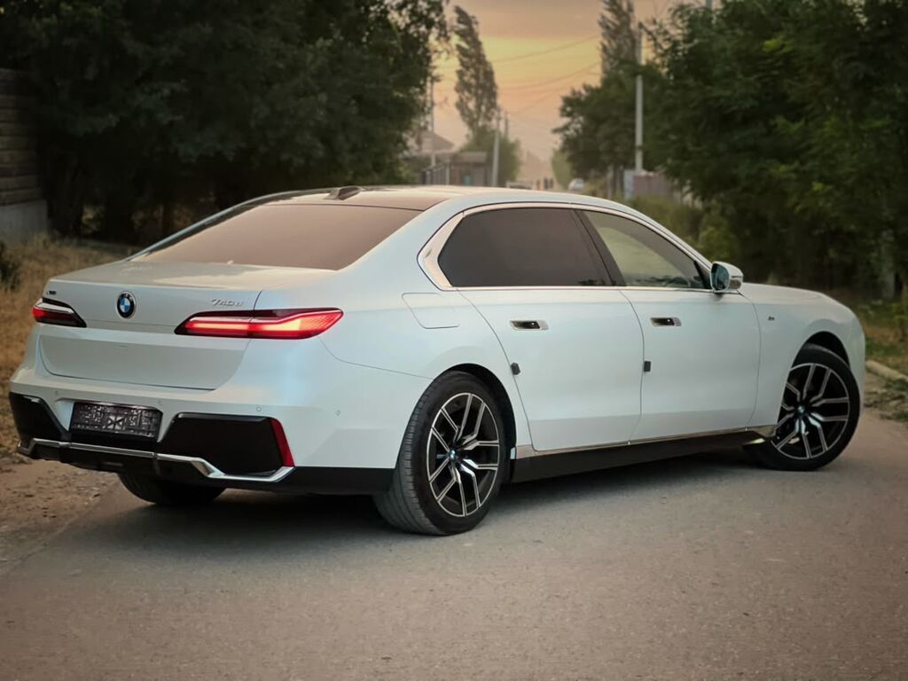 BMW 7 series: 2024 г., 3 л, Автомат, Дизель, Седан: фото 5