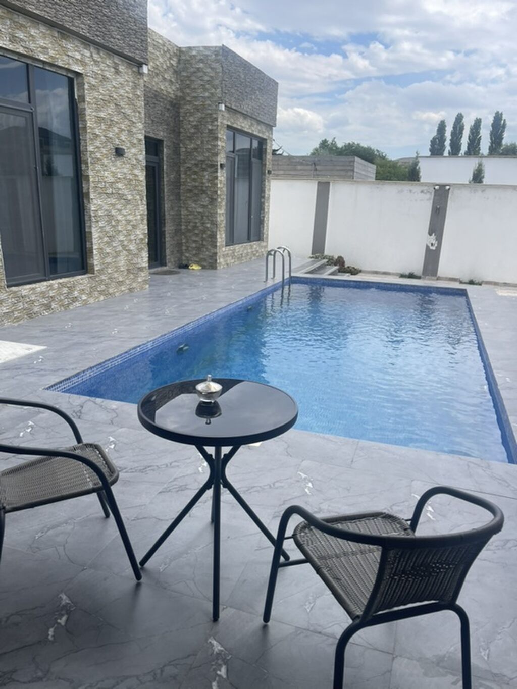 Novxanı 3 otaqlı, 70 kv. m, Yeni təmirli