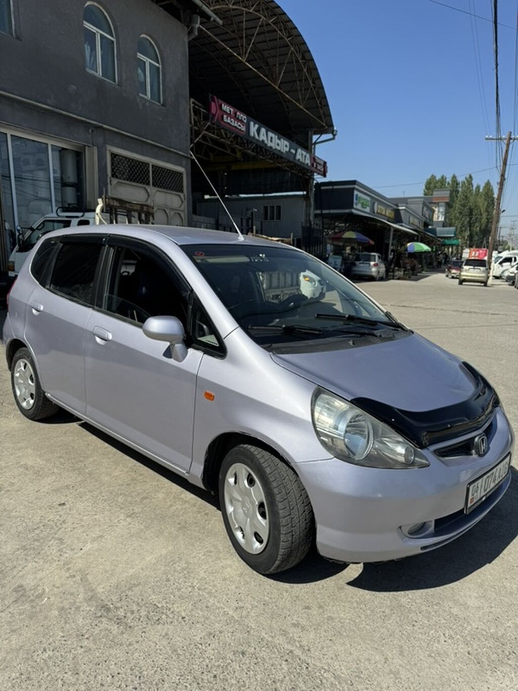 Honda Fit: 2004 г., Механика, Бензин, Хэтчбэк: фото 2