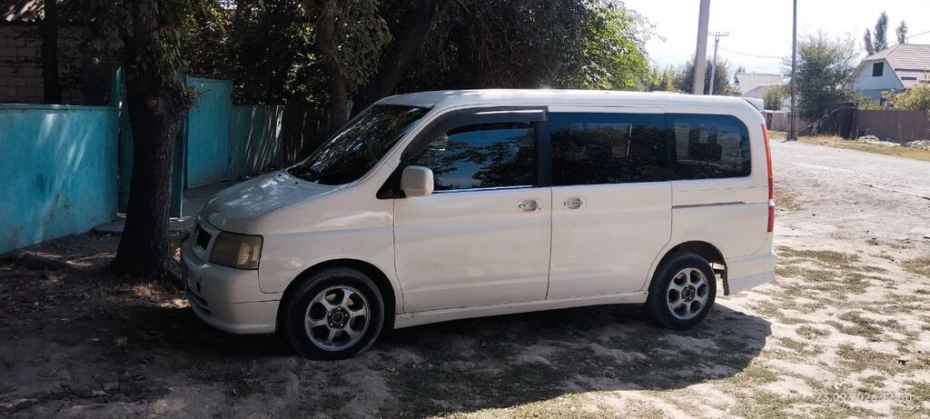 Honda Stepwgn: 2002 г., 2 л, Автомат, Бензин, Минивэн: фото 2