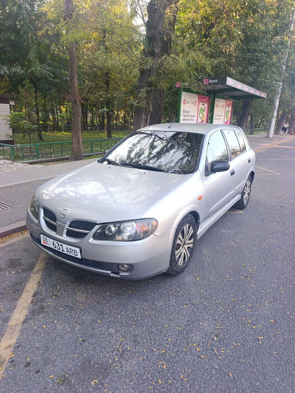 Nissan Almera: 2002 г., 1.5 л, Механика, Бензин, Хэтчбэк: фото 1