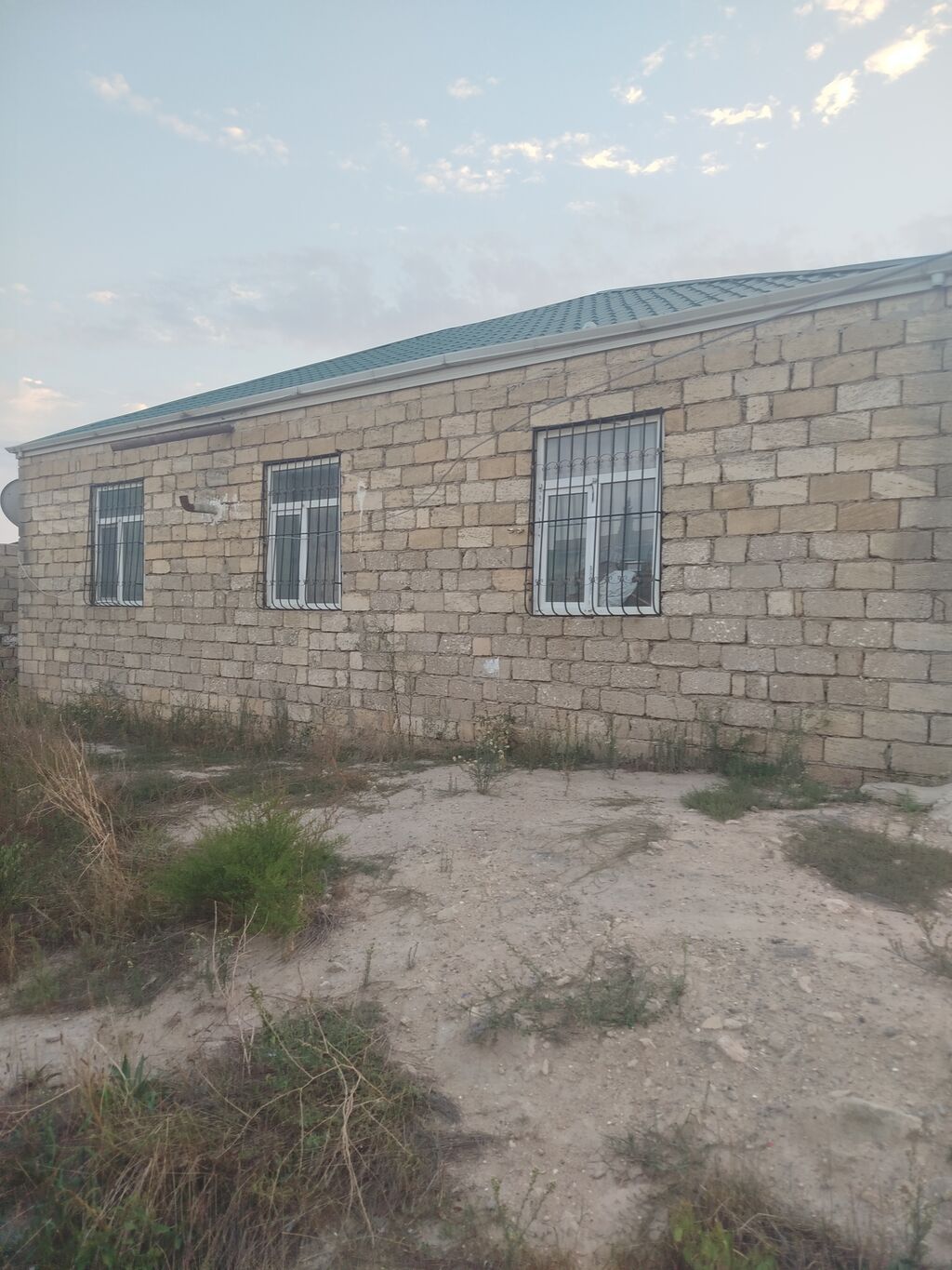 3 otaqlı, 100 kv. m, Kredit yoxdur, Orta təmir