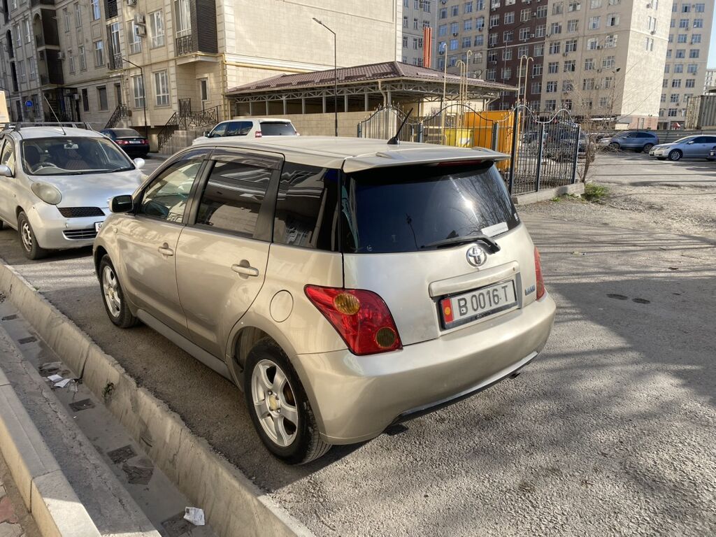 Toyota Ist: 2003 г., 1.5 л, Автомат, Бензин, Хэтчбэк: фото 3