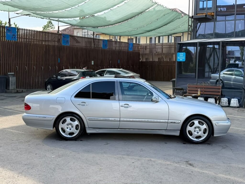 Mercedes-Benz E-Class: 2001 г., 4.3 л, Автомат, Бензин, Седан: фото 6