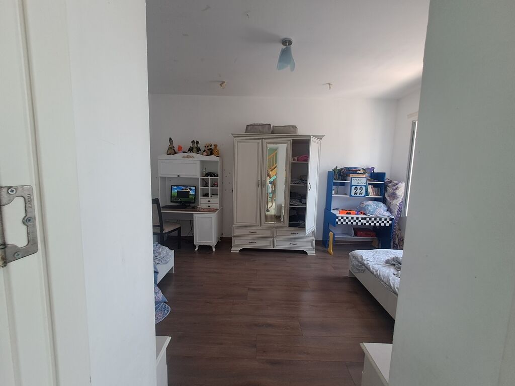 370 kv. m, 6 otaqlı, İnternet, Qaz, Kombi
