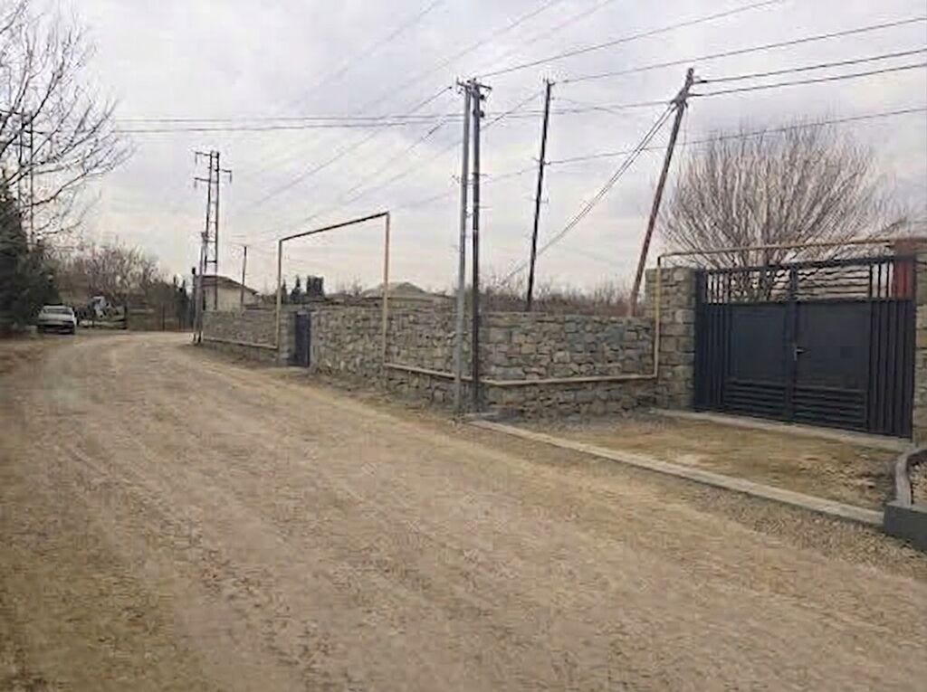 6 sot, Tikinti, Bələdiyyə