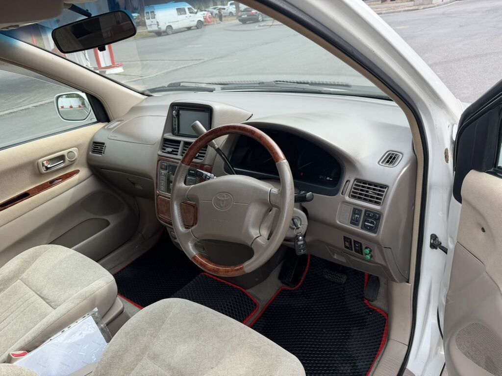 Toyota Gaia: 2001 г., 2 л, Автомат, Бензин, Минивэн: фото 7