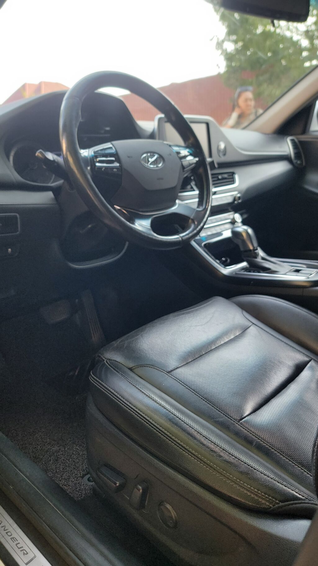 Hyundai Grandeur: 2018 г., 0.3 л, Автомат, Газ, Седан: фото 3