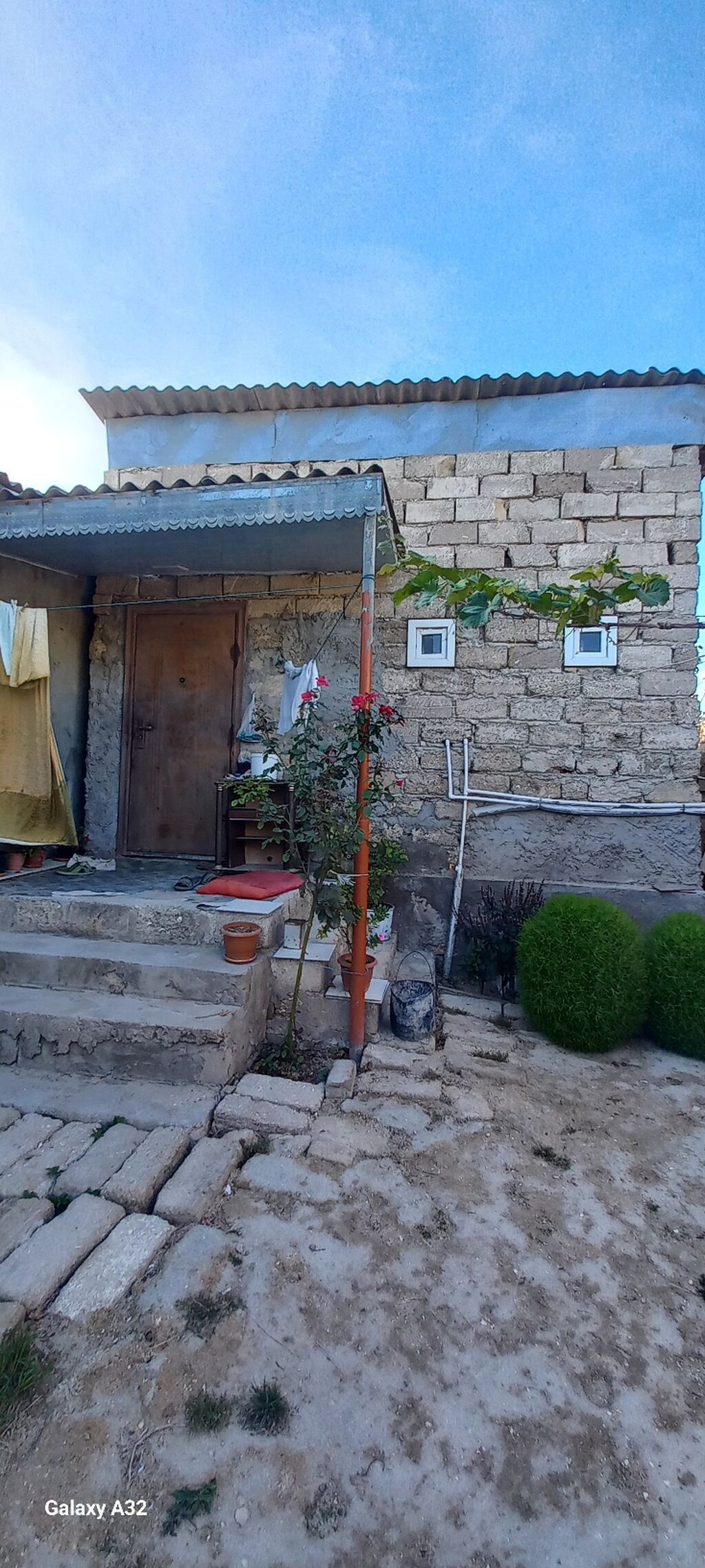 Binə 3 otaqlı, 90 kv. m, Orta təmir