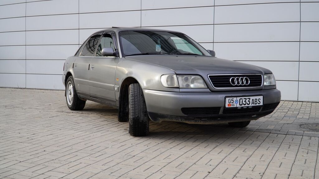 Audi 100