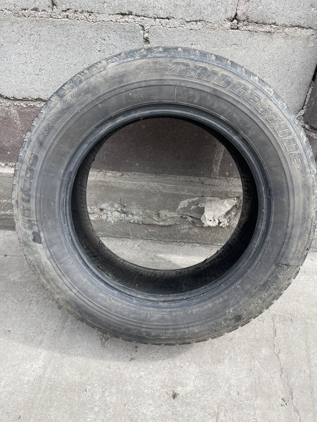 1. Dunlop лето 225/65/17 2 штуки отдам за 1000 2. Bridgestone 205: фото 3