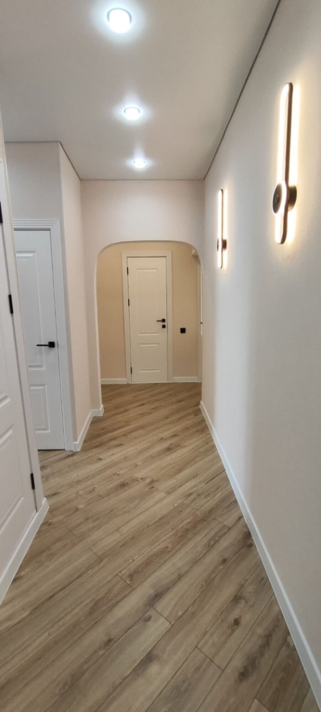 2 комнаты, 52 м², 12 мкр 106 серия, 9 этаж, Евроремонт: фото 1
