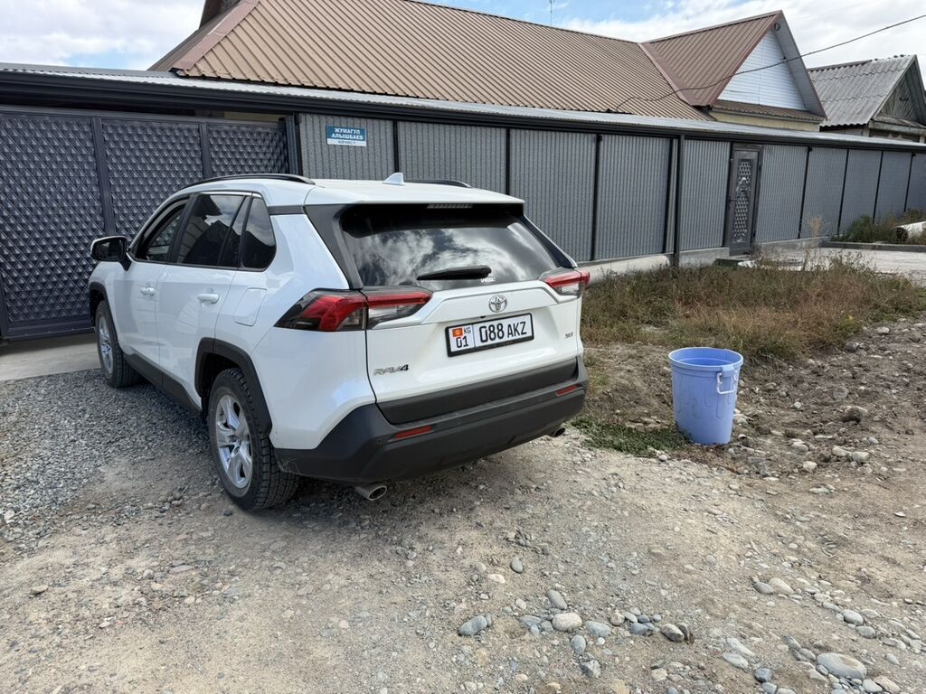 Toyota RAV4: 2020 г., 2.5 л, Автомат, Бензин, Кроссовер: фото 2