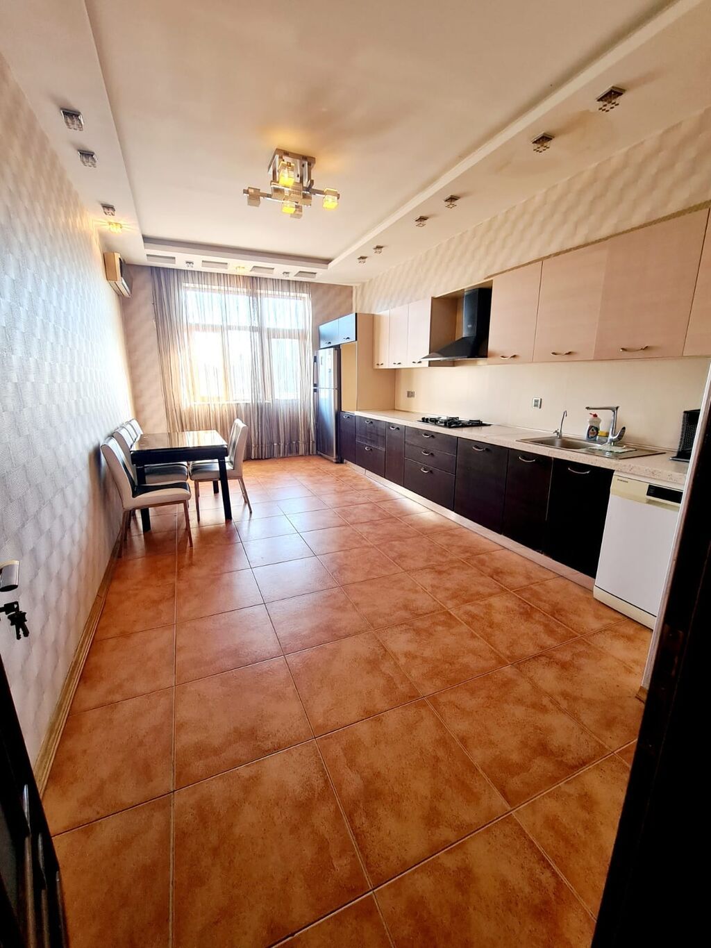 Montin, 3 otaqlı, Yeni tikili, 178 kv. m