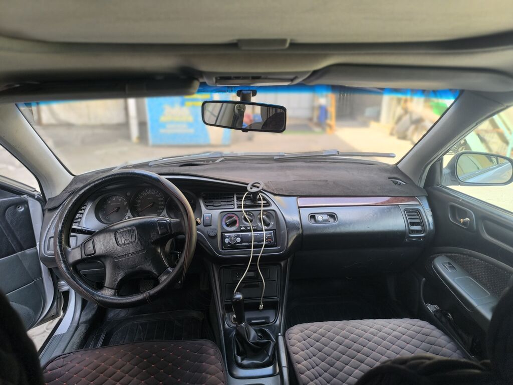 Продам Honda Accord 2000 г., 1.8 л, механика: фото 6