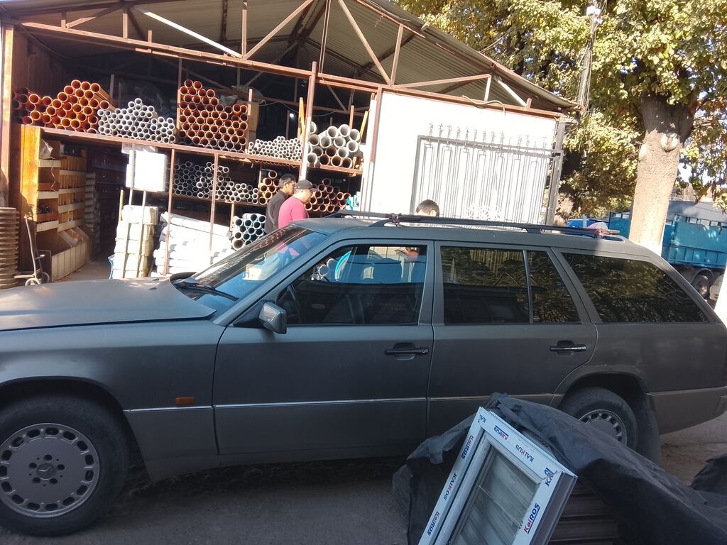 Mercedes-Benz W124: 1990 г., Универсал: фото 3
