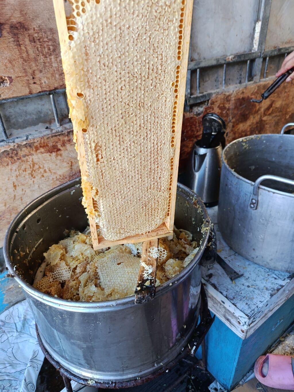 Мёд натуральный из собственной пасеки - Свежий откачанный мёд из: фото 4