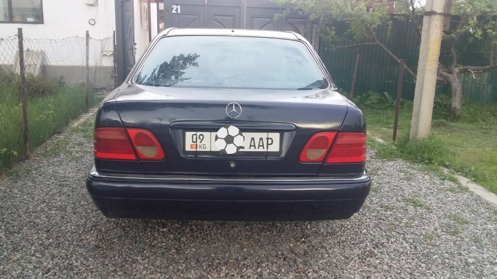 Mercedes-Benz E-Class: 1996 г., 3.2 л, Автомат, Бензин, Седан: фото 2