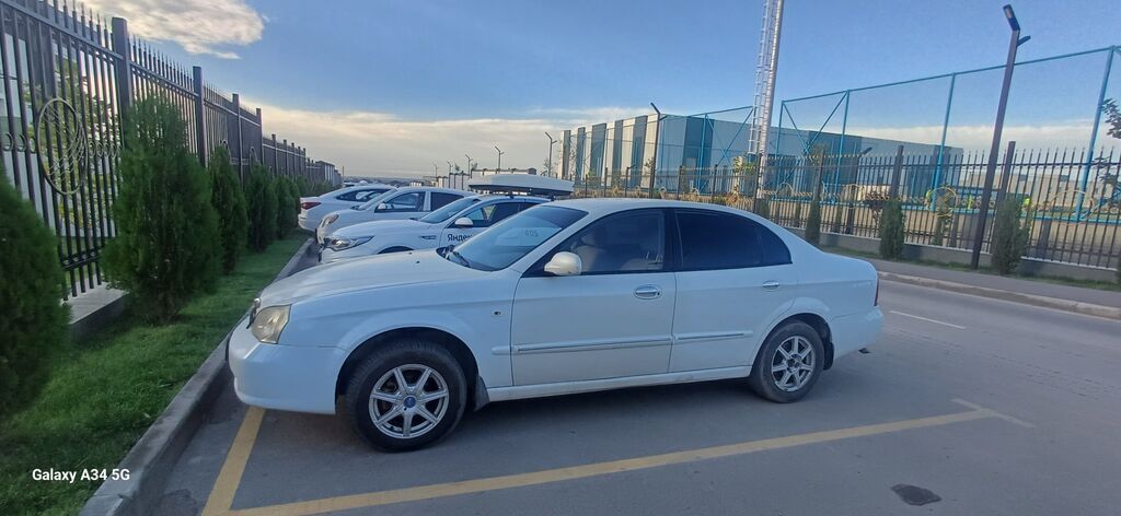 Daewoo Magnus: 2002 г., Механика, Бензин, Седан: фото 5