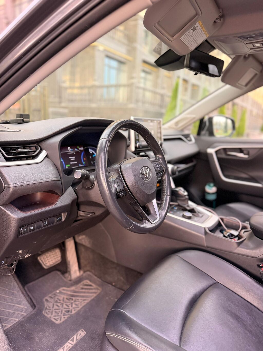 Toyota RAV4: 2019 г., 2.5 л, Автомат, Гибрид, Внедорожник: фото 6