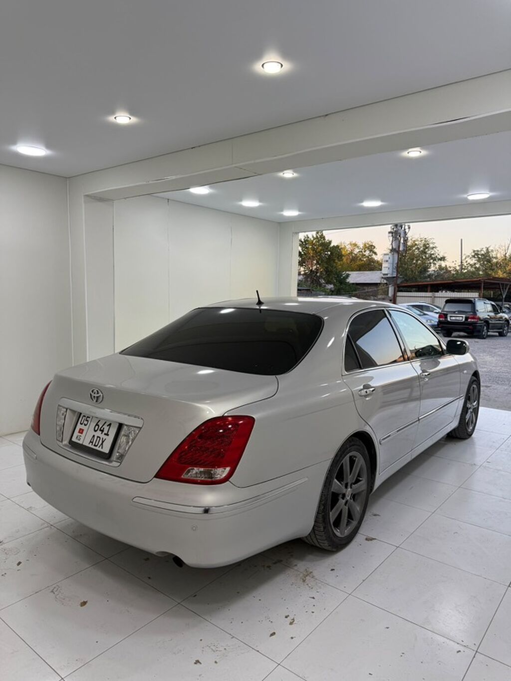 Toyota Crown Majesta: 2004 г., 4.3 л, Автомат, Бензин, Седан: фото 6