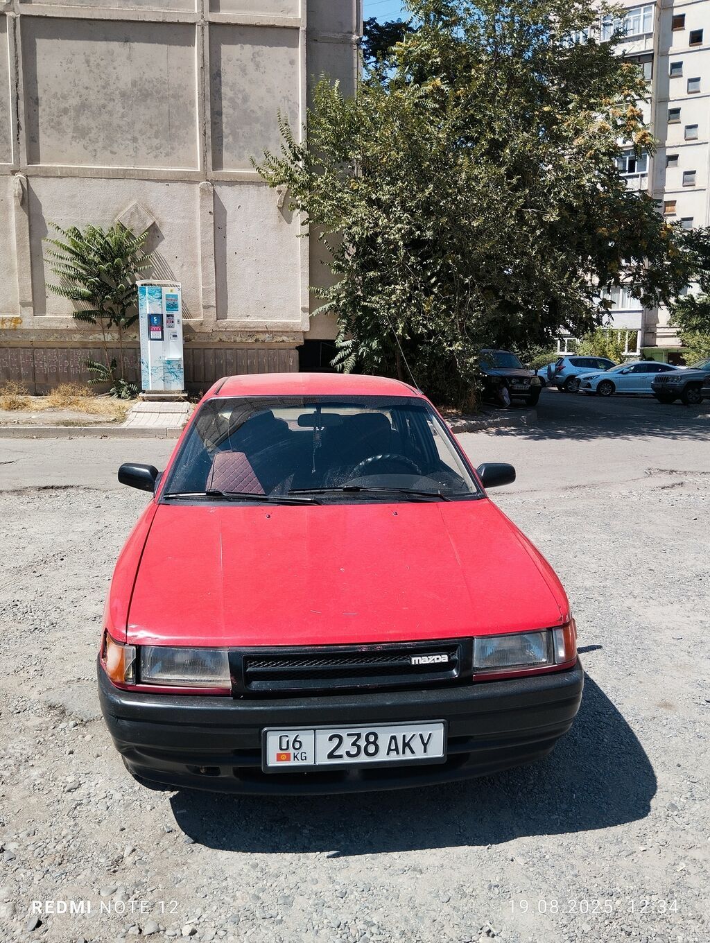 Mazda 323: 1991 г., 1.6 л, Механика, Бензин, Седан: фото 2