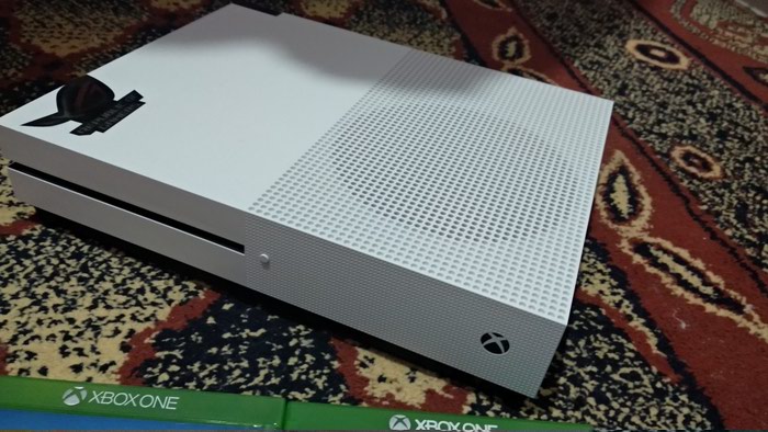Xbox 360 & Xbox: σε lalafo.gr σε Πέραμα