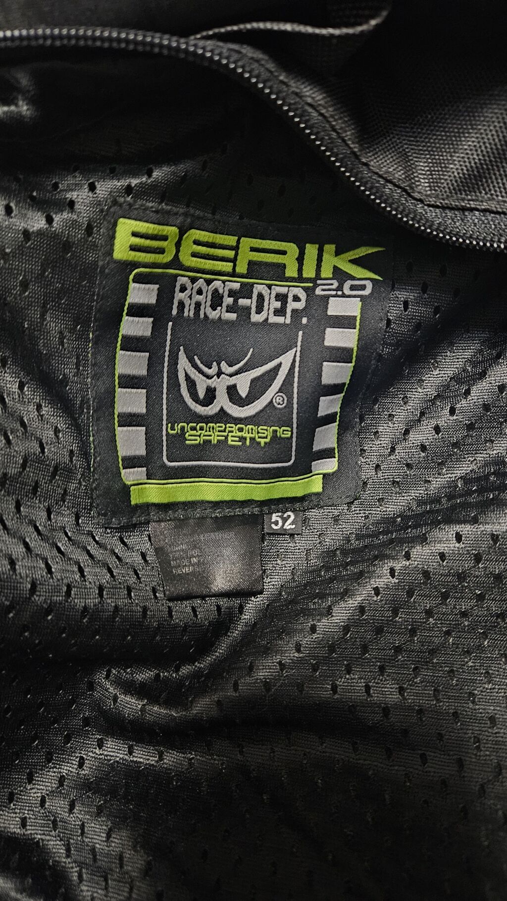 Мотокуртка BERIK Race-Dep 2.0 Новая заказал по размеру не подошла — фото 2