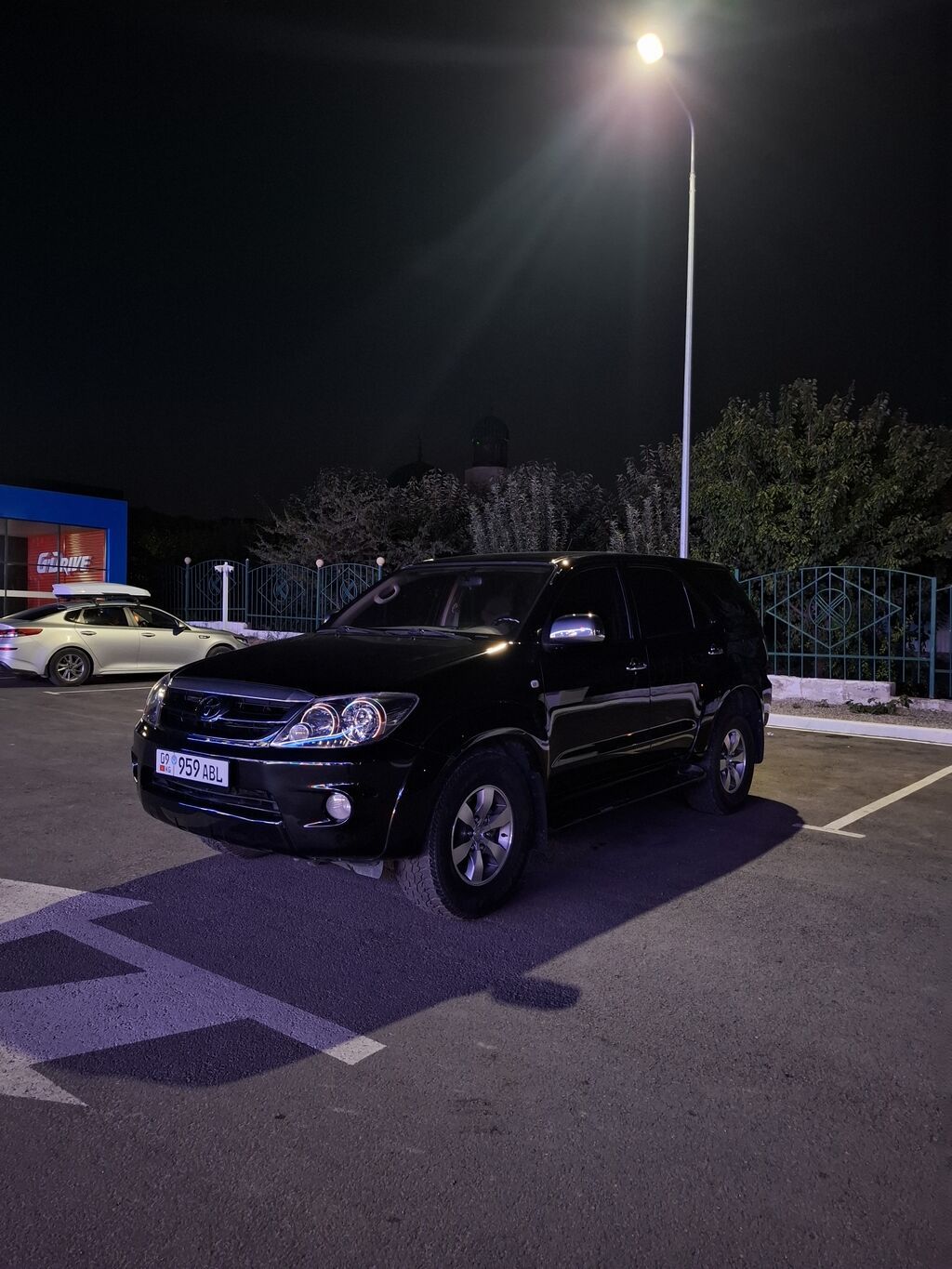 Toyota Fortuner: 2008 г., 2.7 л, Автомат, Бензин, Внедорожник: фото 8