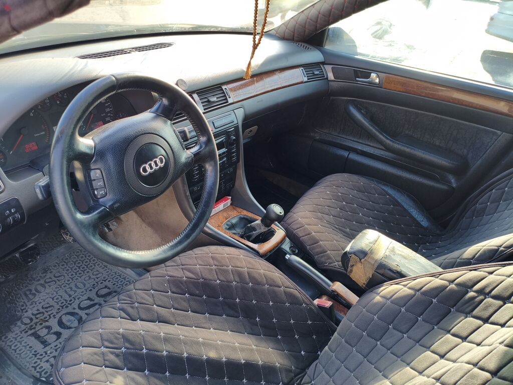 Audi A6: 2001 г., 2 л, Механика, Бензин, Седан: фото 6