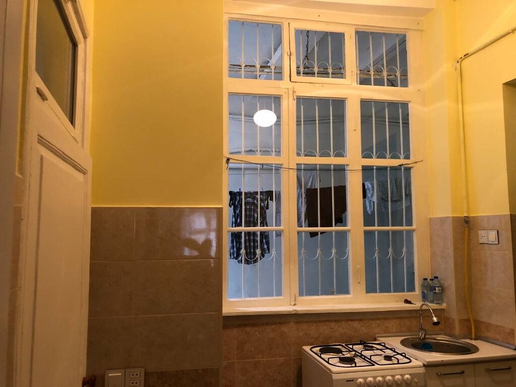 Bakı, 3 otaqlı, Köhnə tikili, m. Nizami, 51 kv. m