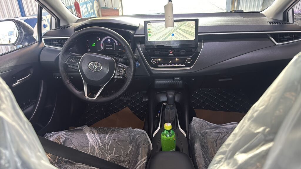 Toyota Corolla: 2023 г., Гибрид, Седан: фото 5