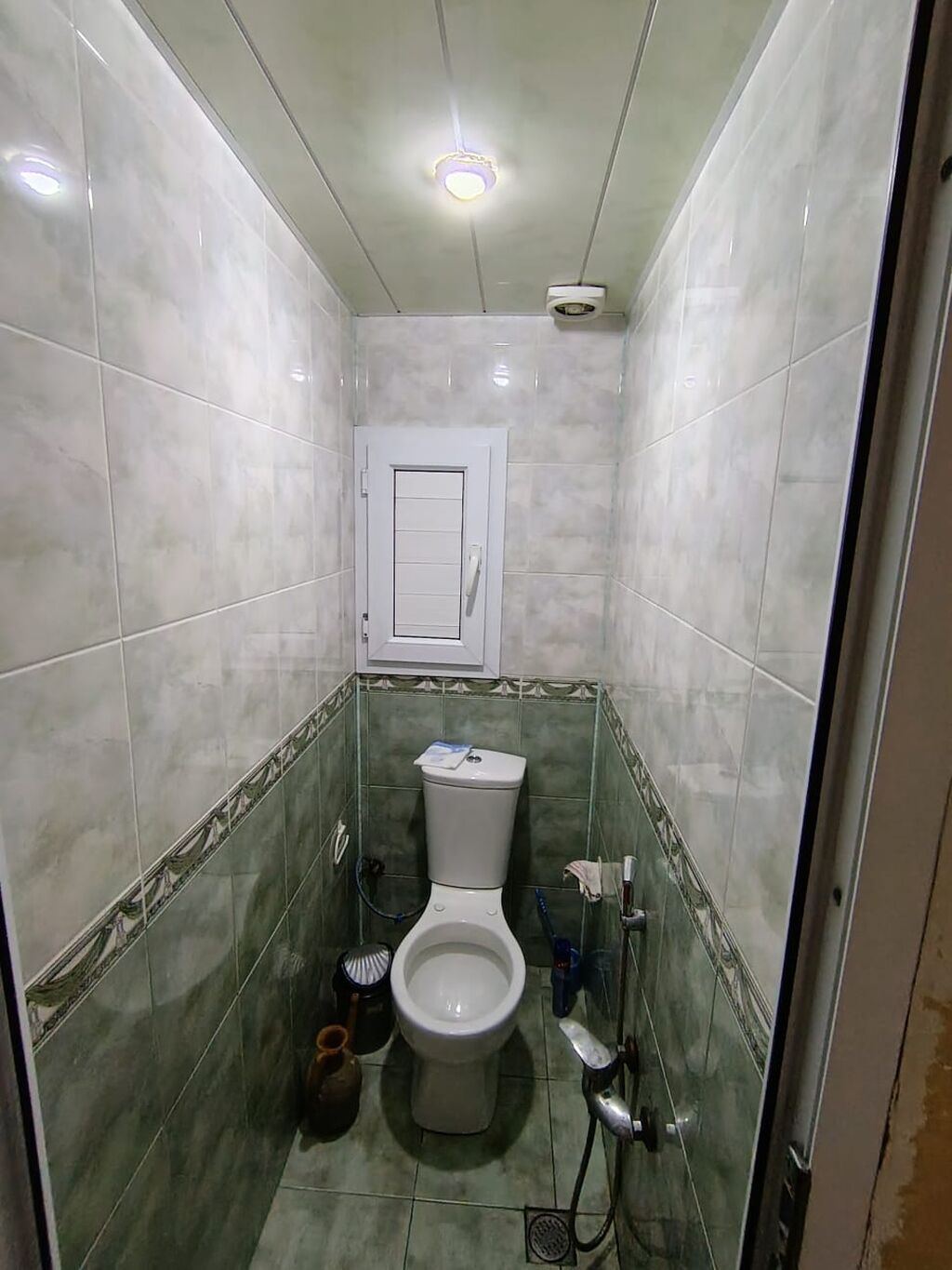 Bakı, 7-ci mikrorayon, 4 otaqlı, Köhnə tikili, m. Azadlıq Prospekti, 87 kv. m