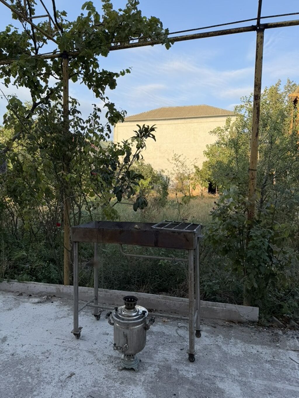 Novxanıda elit məhlədə hovuzlu ev kirayə verirəm. İki mətbəx, 3 otaq