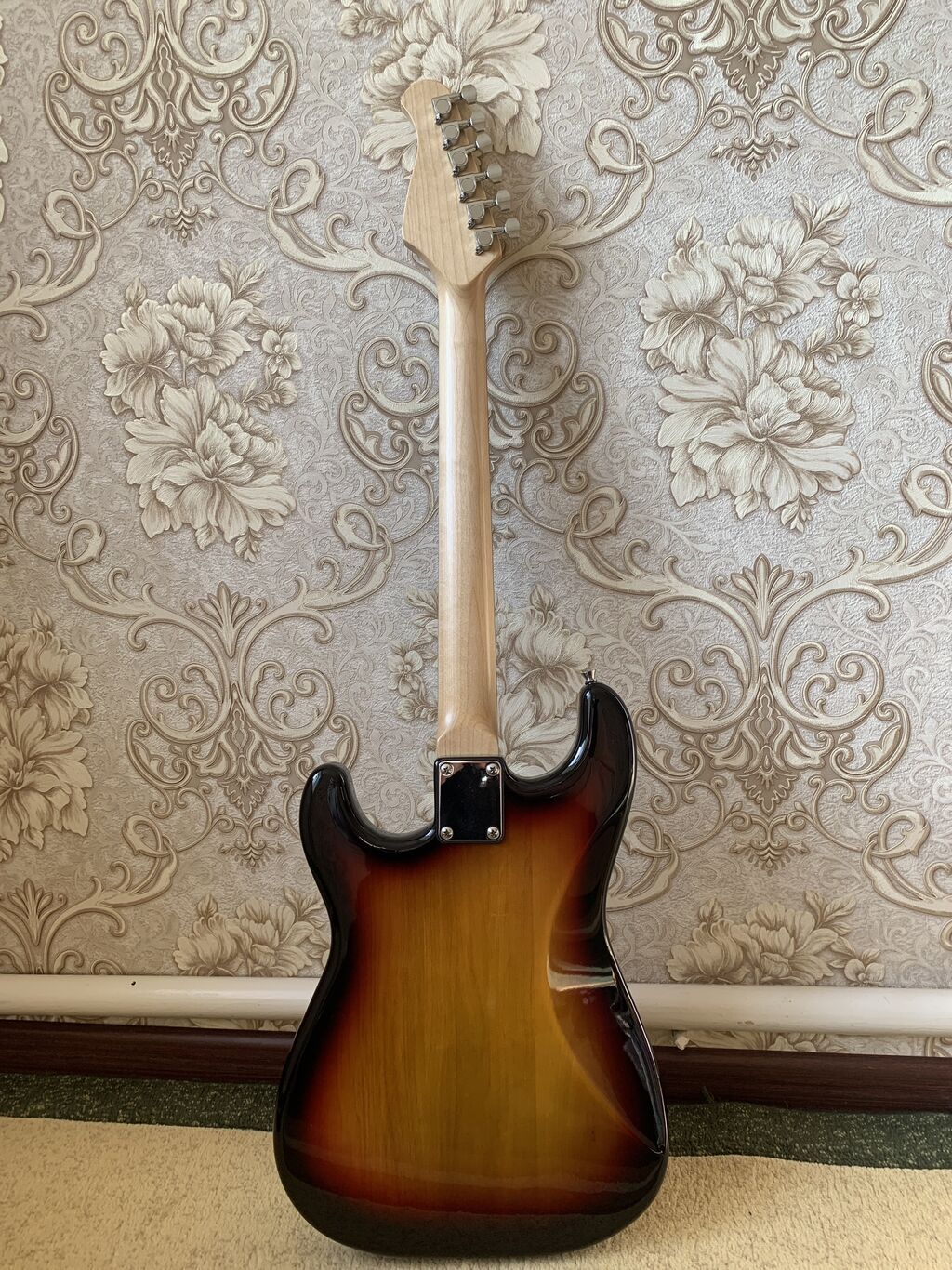 Stratokaster HT Hss Кленовый Цвет От Фирмы RockDale Вот обзор на эту: фото 3