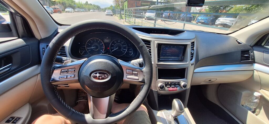 Subaru Outback: 2010 г., 2.5 л, Вариатор, Бензин, Универсал: фото 3