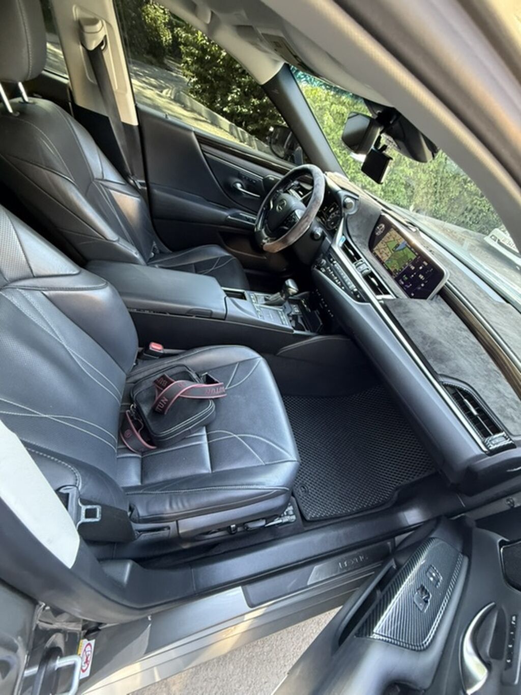 Lexus ES: 2019 г., 2.5 л, Автомат, Гибрид, Седан: фото 6