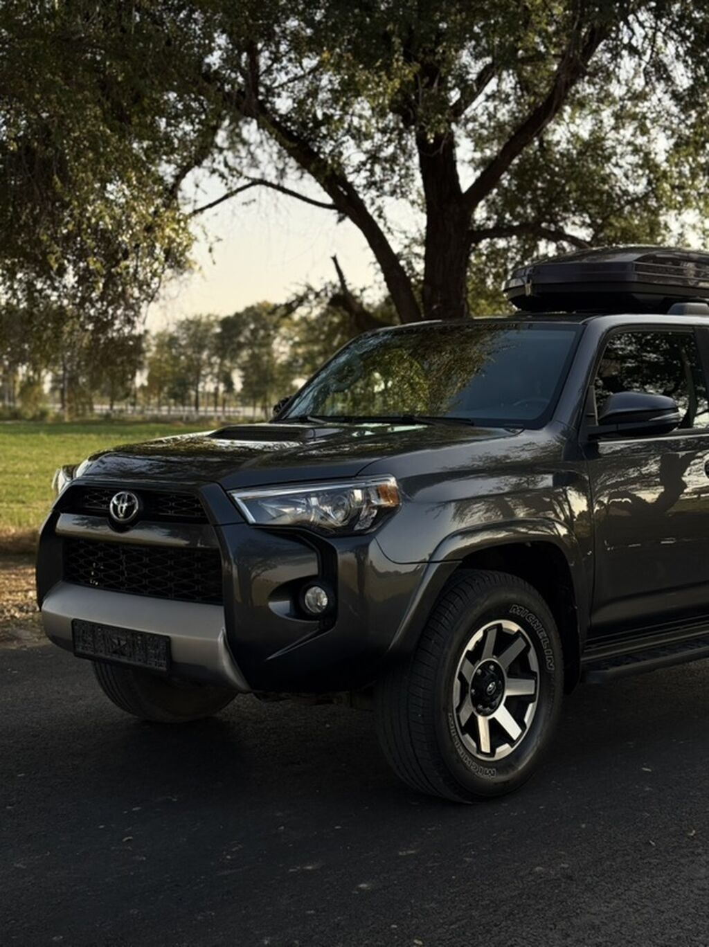 Toyota 4Runner: 2020 г., 4 л, Автомат, Бензин, Внедорожник: фото 3