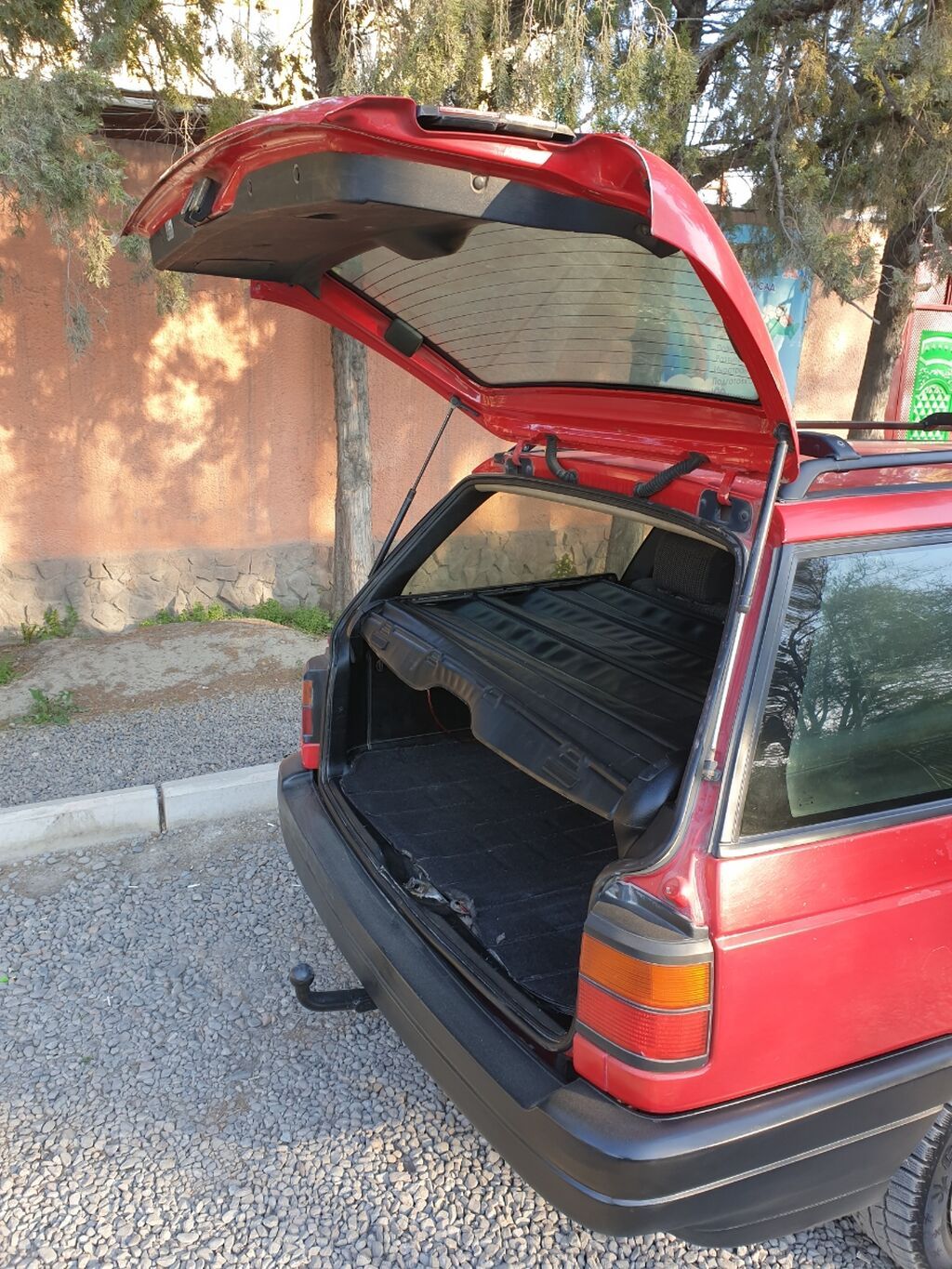 Volkswagen Passat: 1990 г., 1.8 л, Механика, Бензин, Универсал: фото 7