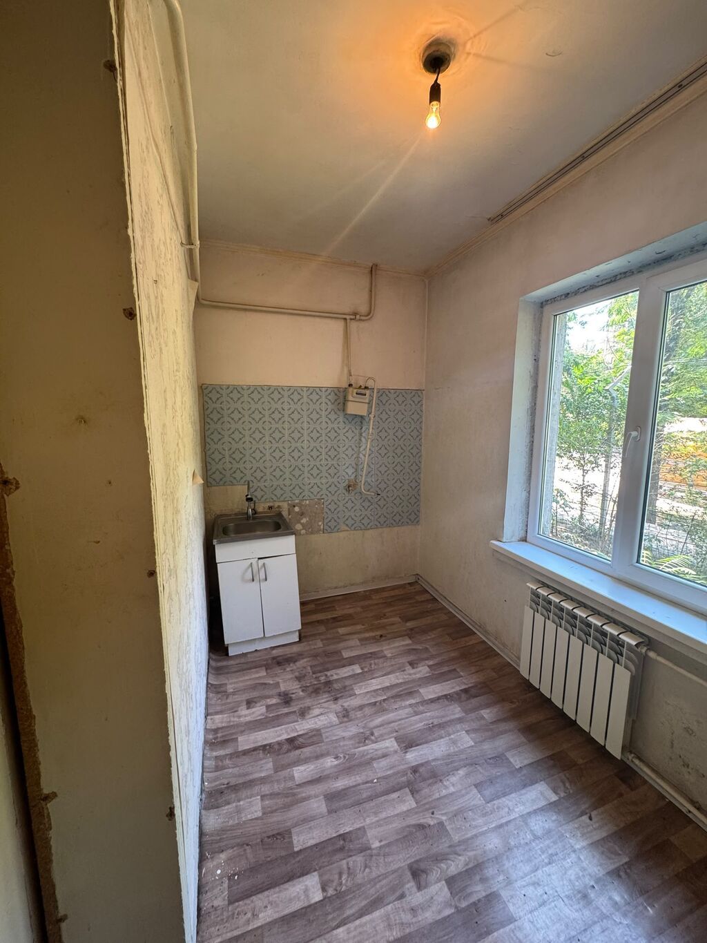 1 комната, 34 м², ТЦ Весна 105 серия, 1 этаж, Старый ремонт: фото 6