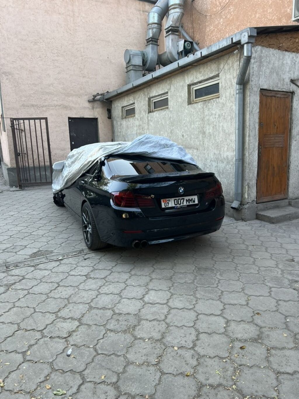 BMW 5 series: 2011 г., Седан: фото 3