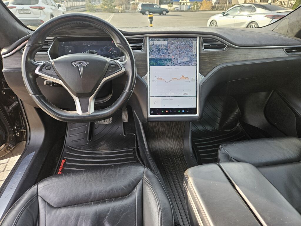 Tesla Model S: 2016 г., Электромобиль, Хэтчбэк: фото 8