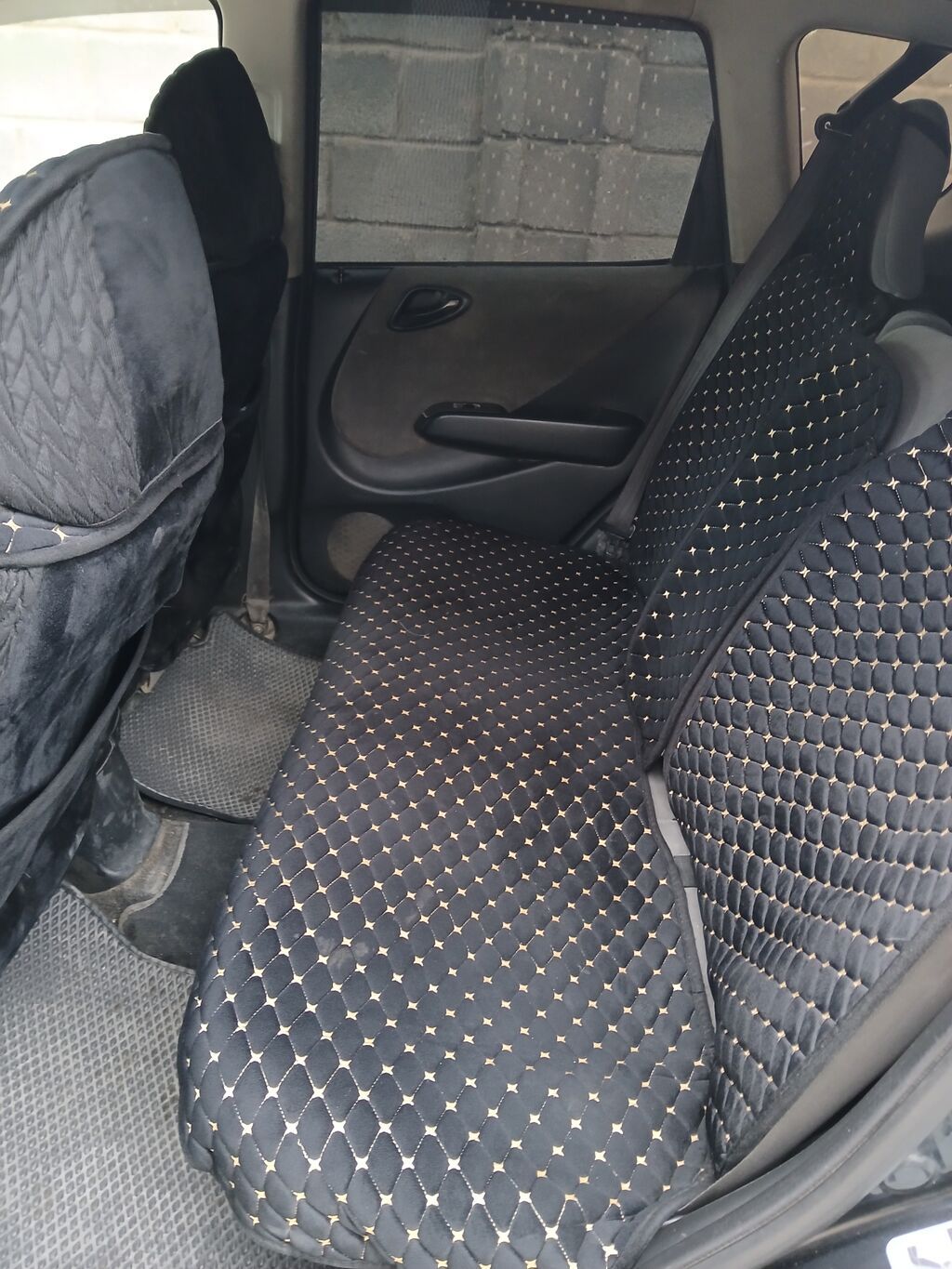 Honda Fit: 2004 г., 1.3 л, Вариатор, Бензин, Хэтчбэк: фото 5