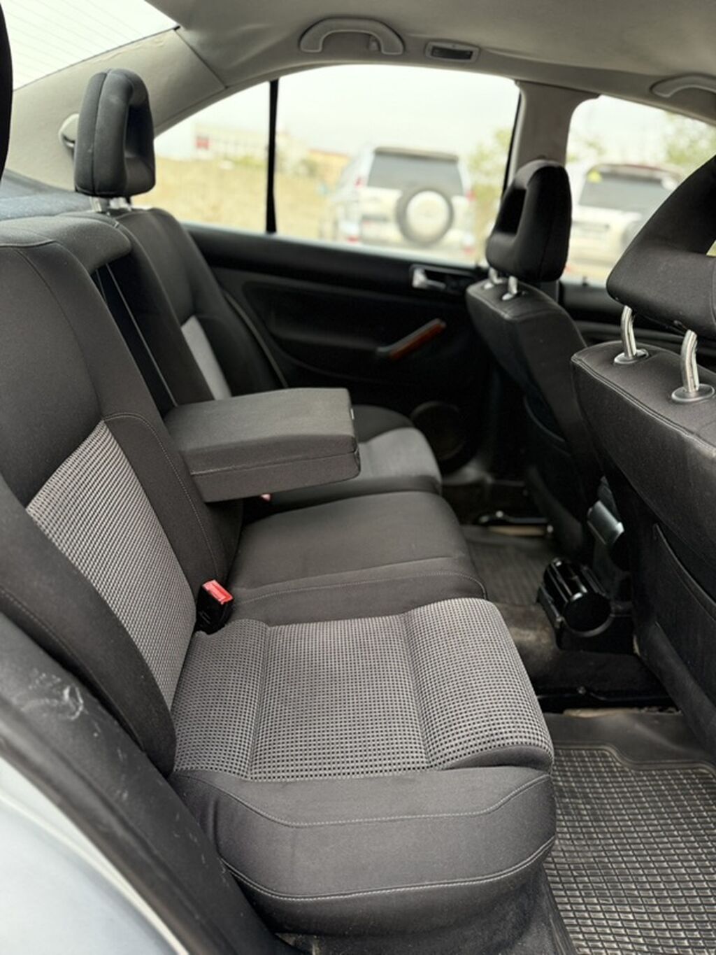 Volkswagen Bora: 2002 г., 1.6 л, Автомат, Бензин, Седан: фото 8