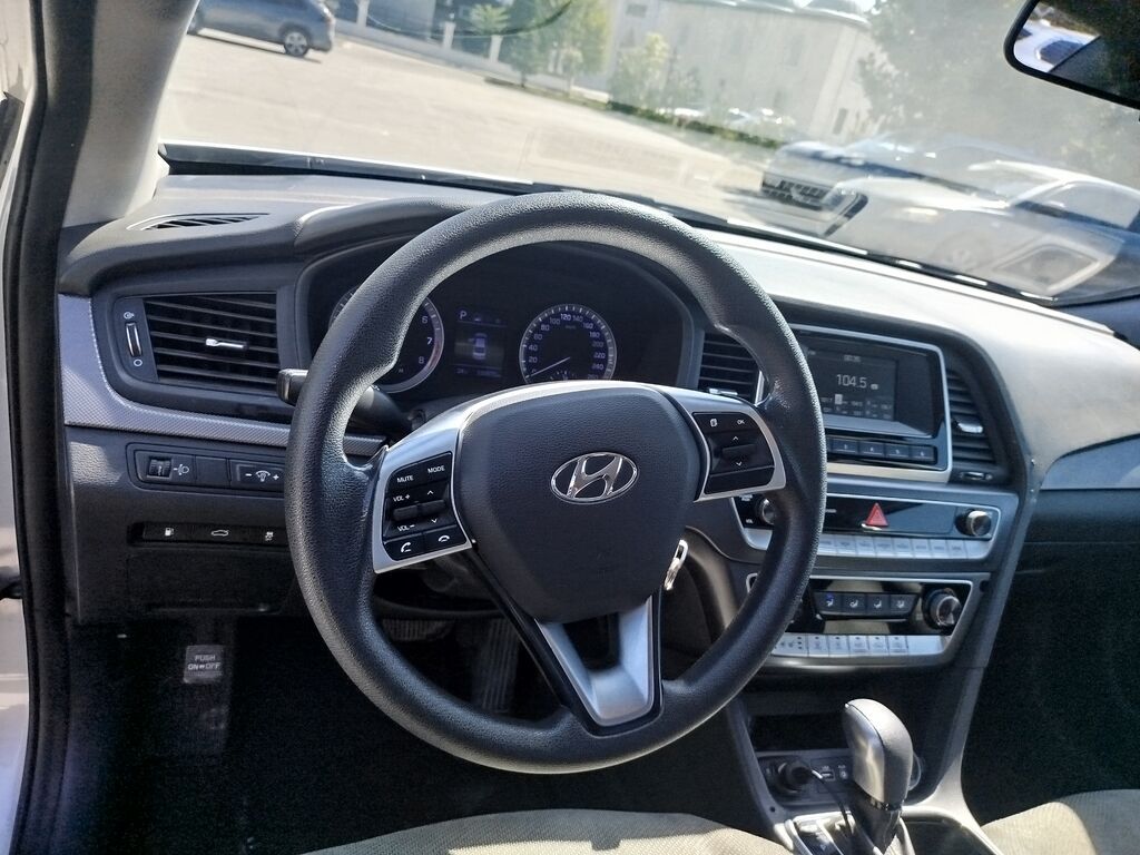 Hyundai Sonata: 2019 г., 2 л, Автомат, Бензин, Седан: фото 8