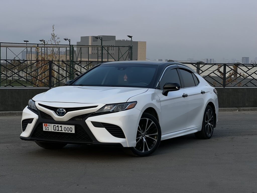 Toyota Camry: 2024 г., Автомат, Гибрид, Седан: фото 1