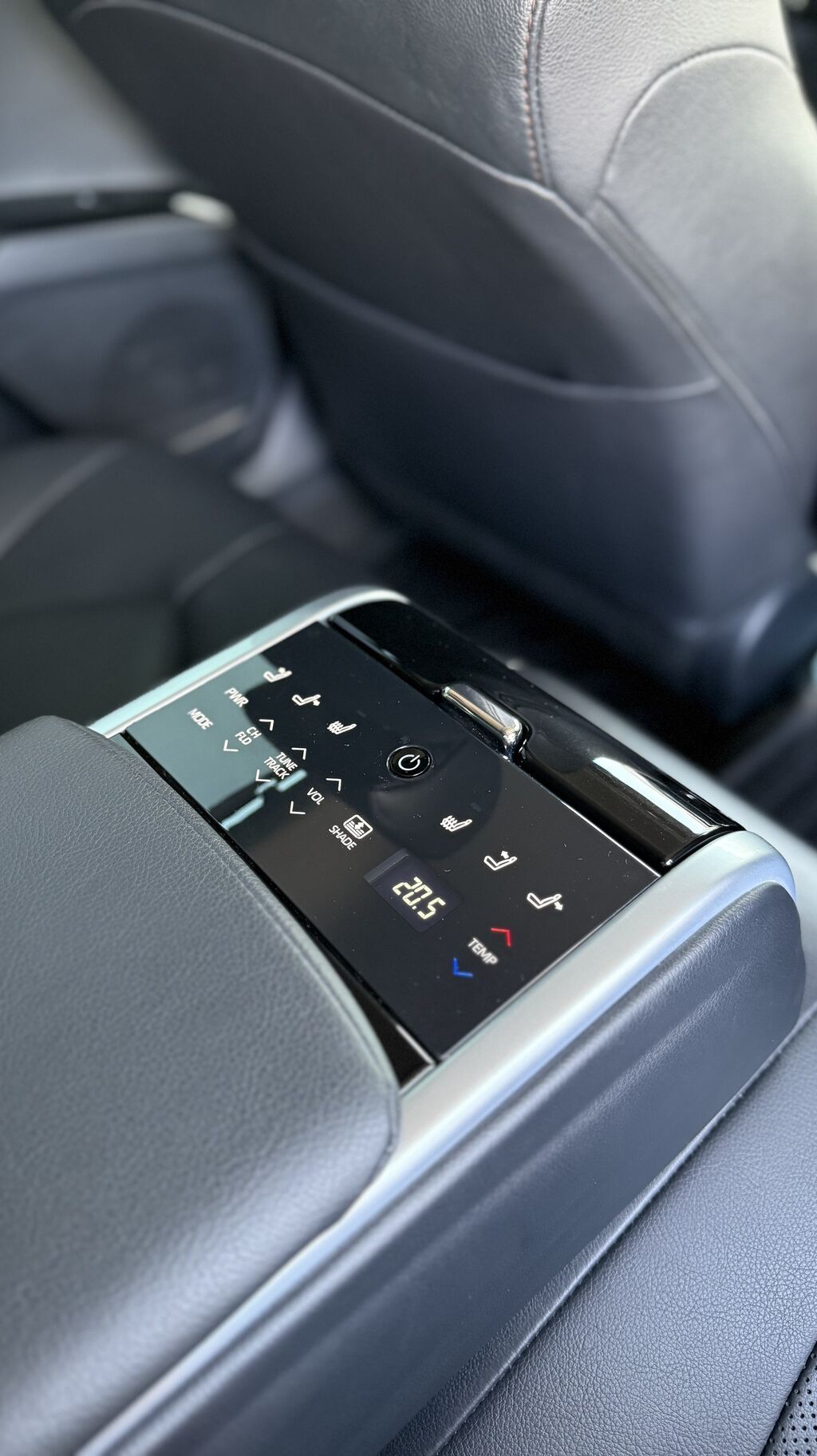 Toyota Camry: 2020 г., 3.5 л, Автомат, Бензин, Седан: фото 7