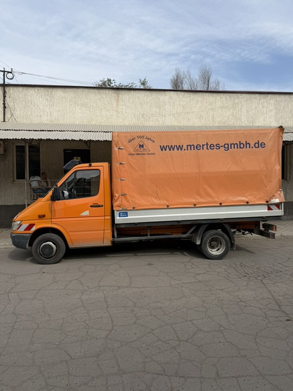 Грузовой фургон Mercedes-Benz Sprinter тентованный - Тип: фото 6